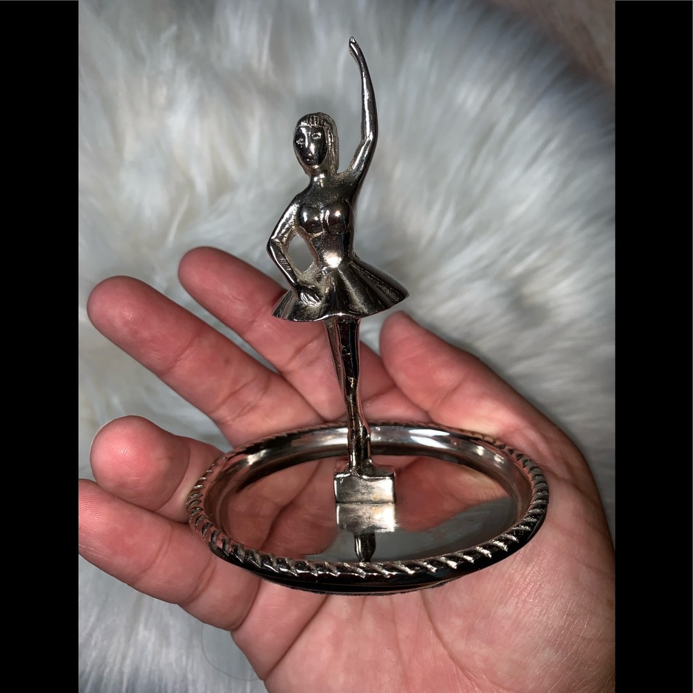 UO ballerina ring holder